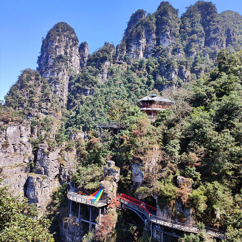 【瑤都金秀-風(fēng)情柳州】金秀大瑤山盤王界、上下纜車、觀光電梯、盤王贊演出、瑤族博物館、銀杉公園、柳州馬鞍山、柳版“九寨溝”龍?zhí)豆珗@純玩3天