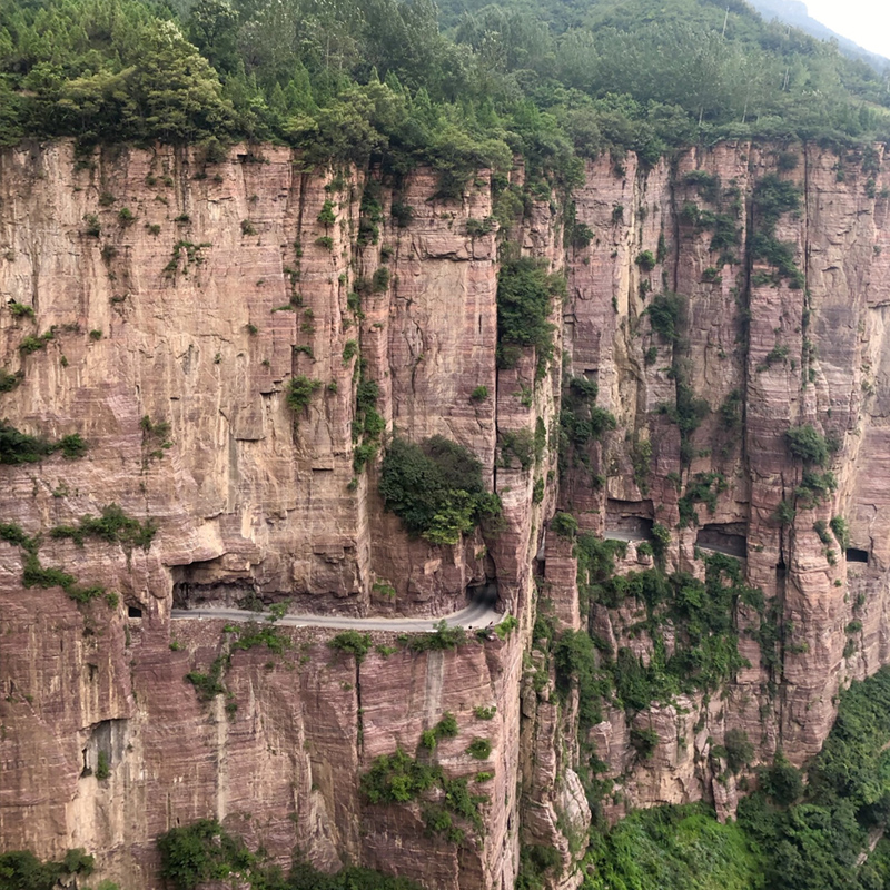 （長青樹）【縱橫東北 環(huán)游七省】山西：掛壁公路、河南：峰林峽、河北：山海關(guān)古城、黑龍江：漠河、北極村、哈爾濱、內(nèi)蒙古：海拉爾、滿洲里、遼寧：沈陽故宮、盤錦紅海灘、吉林長白山 空調(diào)專列16天